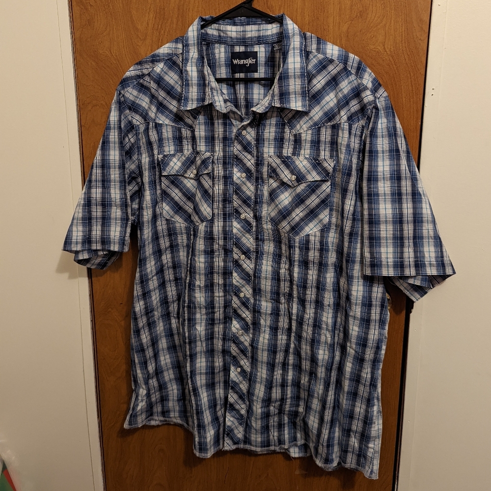 Wrangler button up shirt